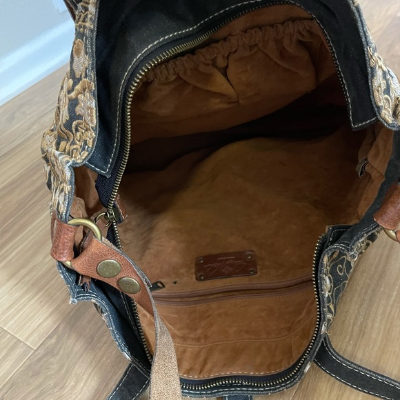 Patricia Nash Perugia Folklore tapestry and Leather Tote - Picture 5 of 10